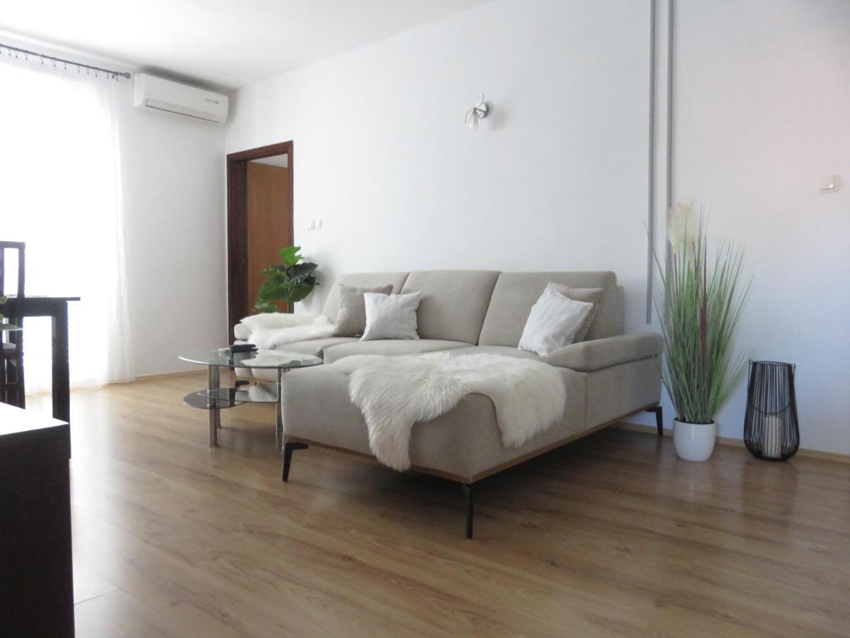Apartments Angie 扎达尔 外观 照片