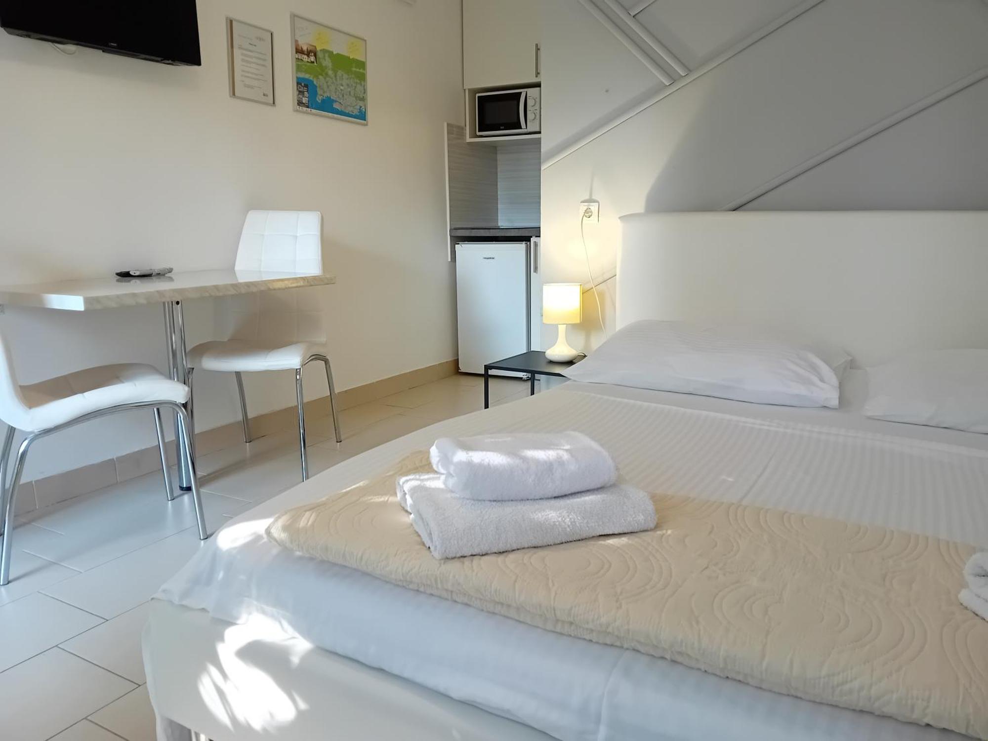 Apartments Angie 扎达尔 外观 照片
