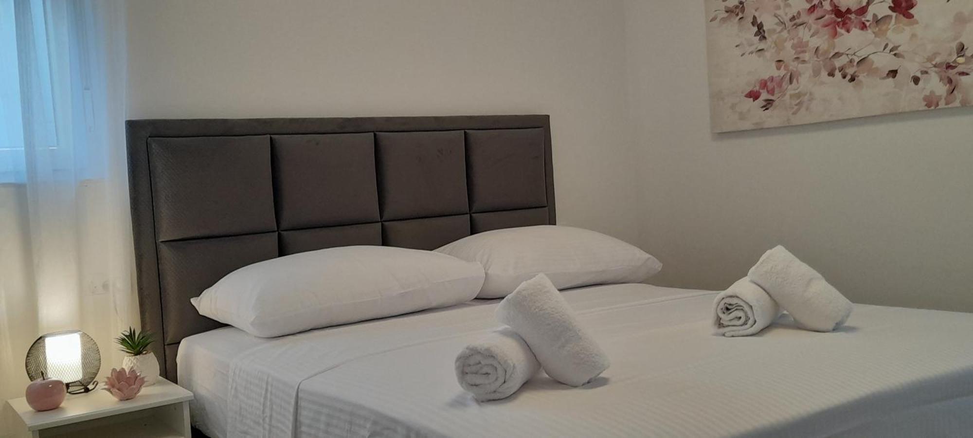 Apartments Angie 扎达尔 外观 照片