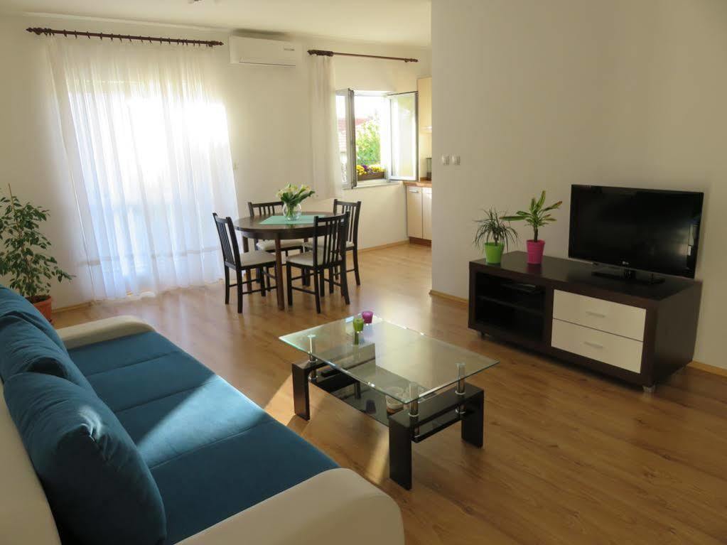 Apartments Angie 扎达尔 外观 照片